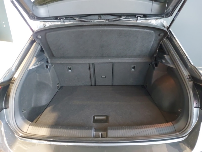 Used Volkswagen T-Roc 2023 for sale - 77702174: Photo 8