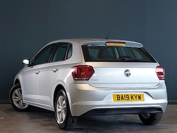 Used Volkswagen Polo 2019 for sale - 76317667: Photo