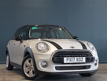 Used MINI Hatch 2017 for sale - 75663800: Photo