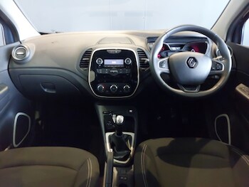 Used Renault Captur 2018 for sale - 76566986: Photo