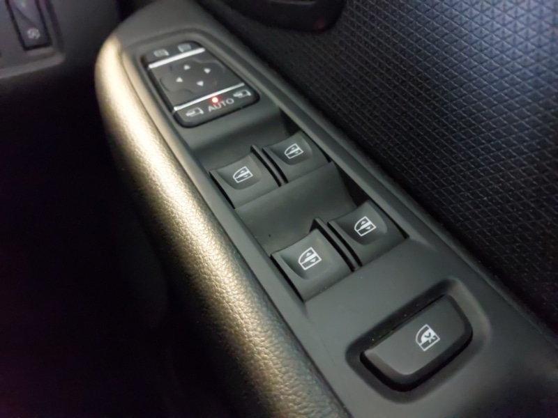 Used Renault Clio 2018 for sale - 77223423: Photo 18