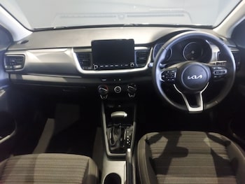 Used Kia Stonic 2022 for sale - 76721747: Photo