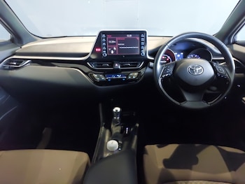 Used Toyota C-HR 2022 for sale - 77677899: Photo