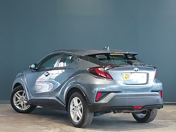 Used Toyota C-HR 2022 for sale - 77677899: Photo