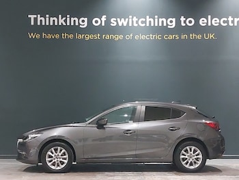 Used Mazda Mazda3 2017 for sale - 76924900: Photo