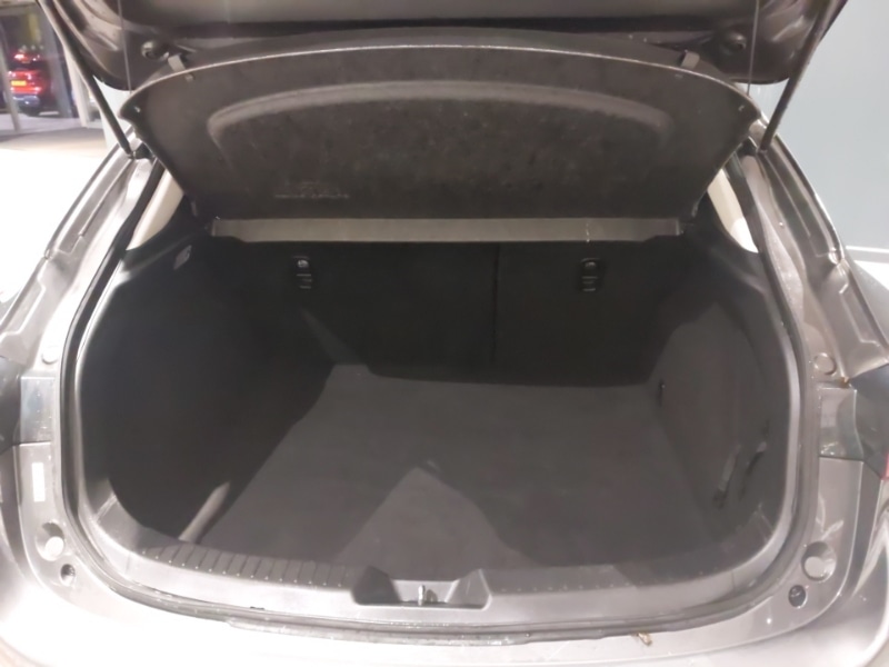 Used Mazda Mazda3 2017 for sale - 76924900: Photo 8