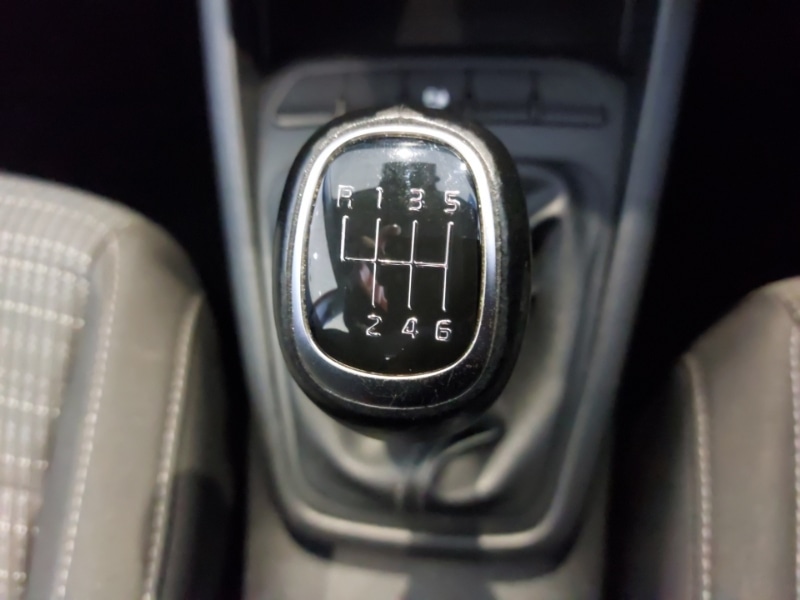 Used Kia Stonic 2023 for sale - 76958922: Photo 17