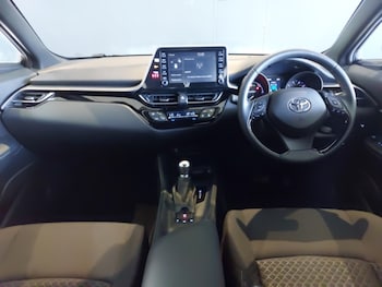 Used Toyota C-HR 2023 for sale - 79242798: Photo