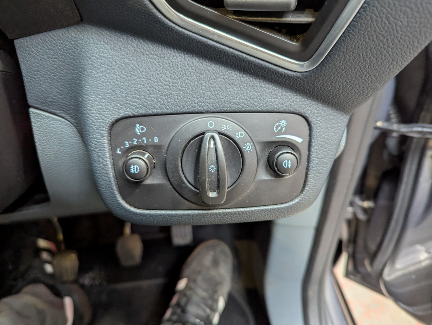 Used Ford C-Max 2013 for sale - 76467499: Photo 7