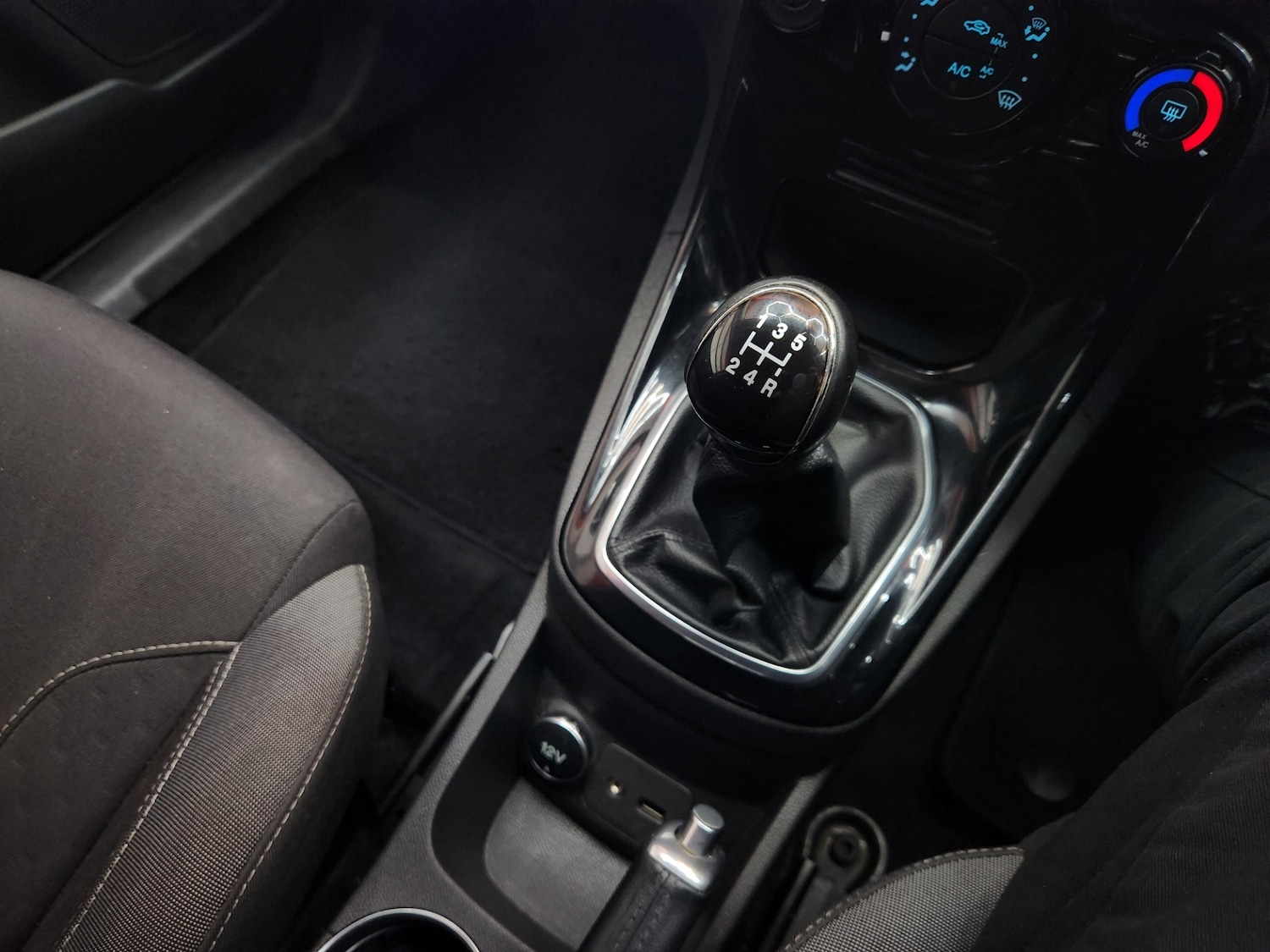 Used Ford Fiesta 2014 for sale - 77917799: Photo 23