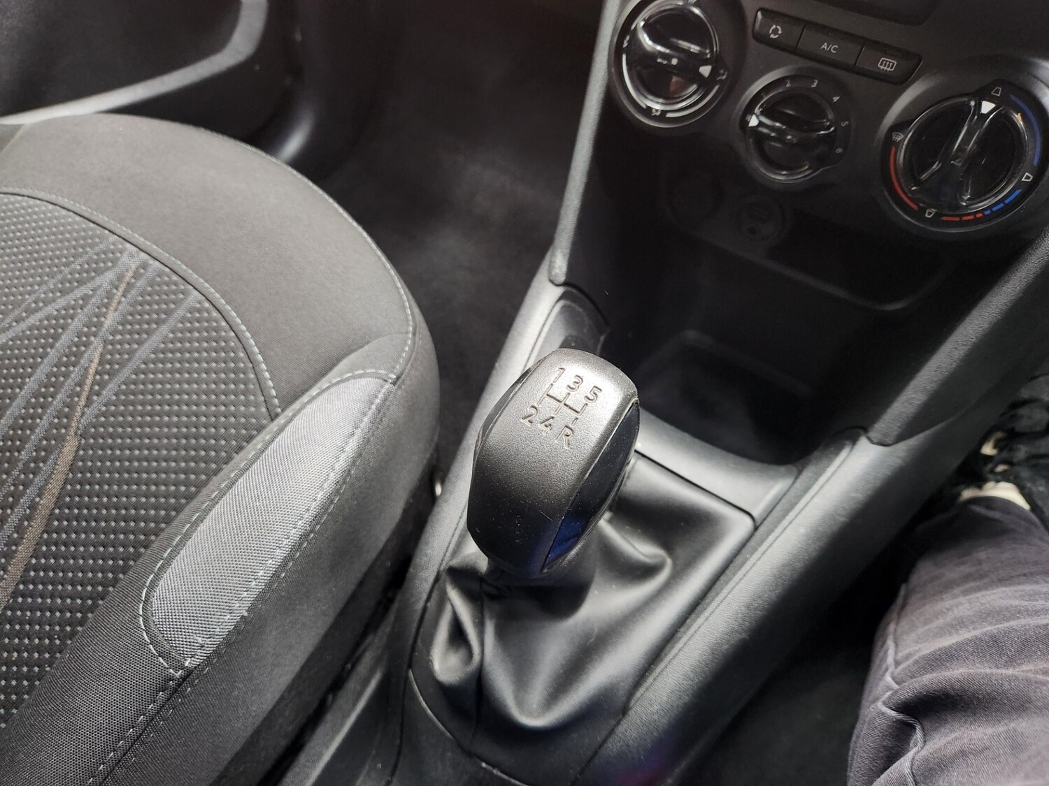 Used Peugeot 208 2014 for sale - 77947366: Photo 30