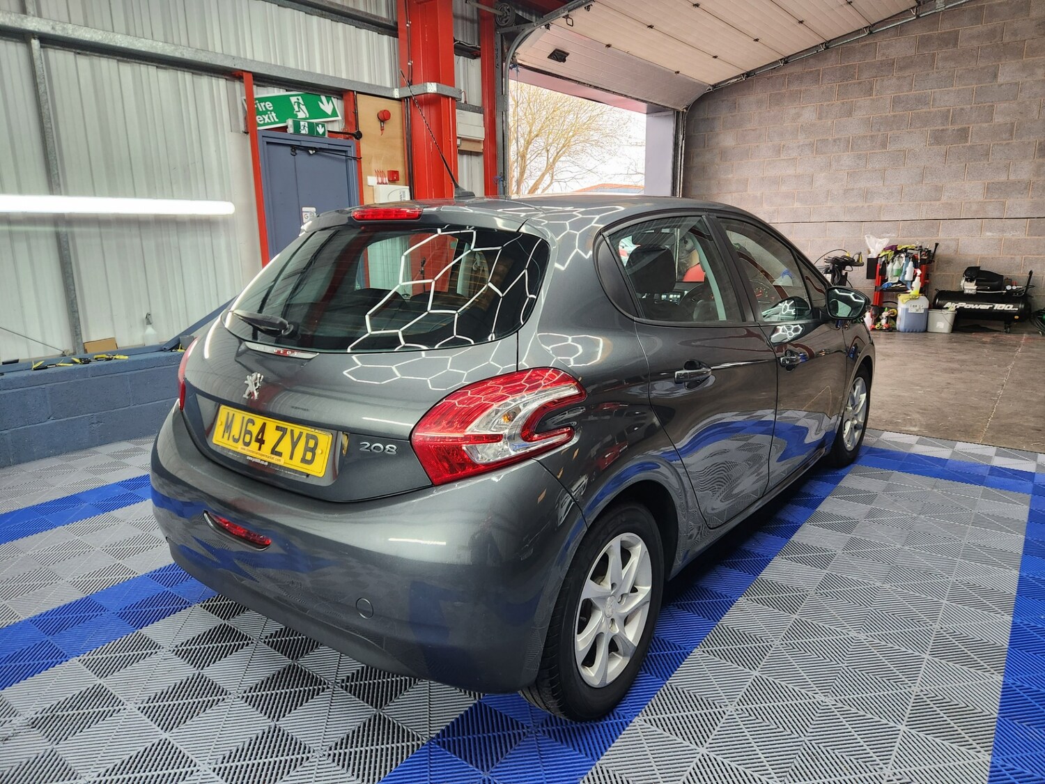 Used Peugeot 208 2014 for sale - 77947366: Photo 6