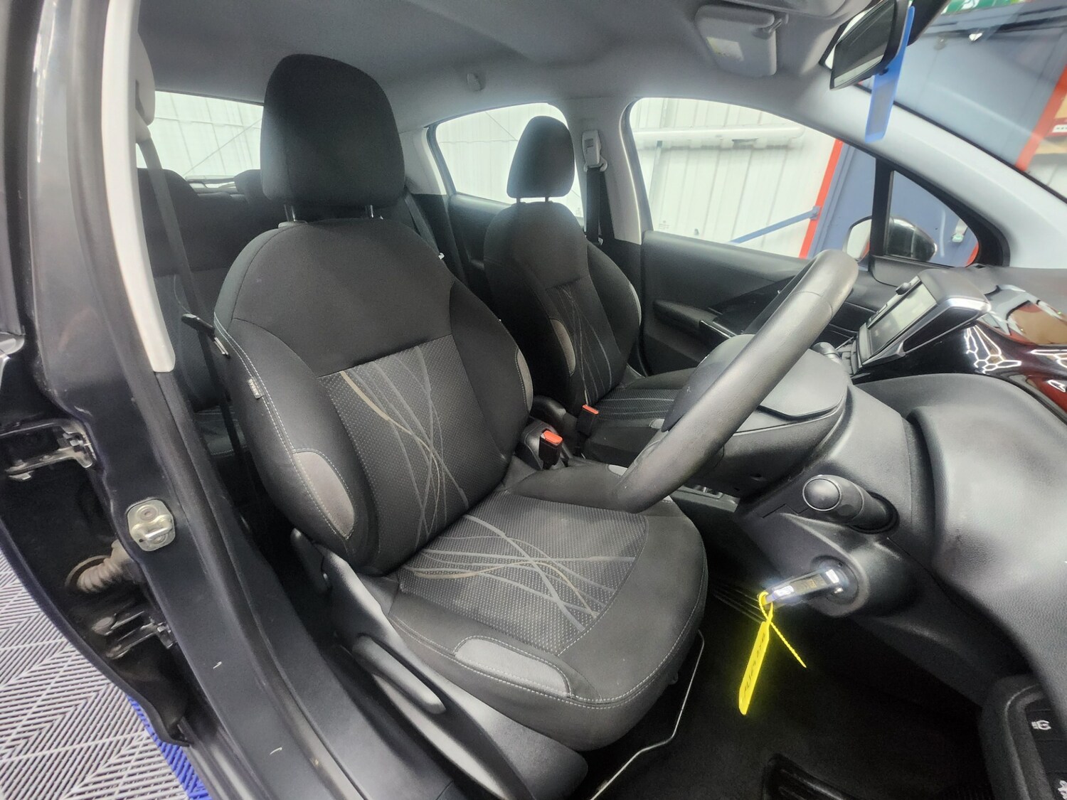 Used Peugeot 208 2014 for sale - 77947366: Photo 9