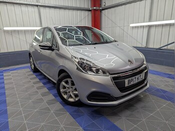 Used Peugeot 208 2017 for sale - 77371063: Photo