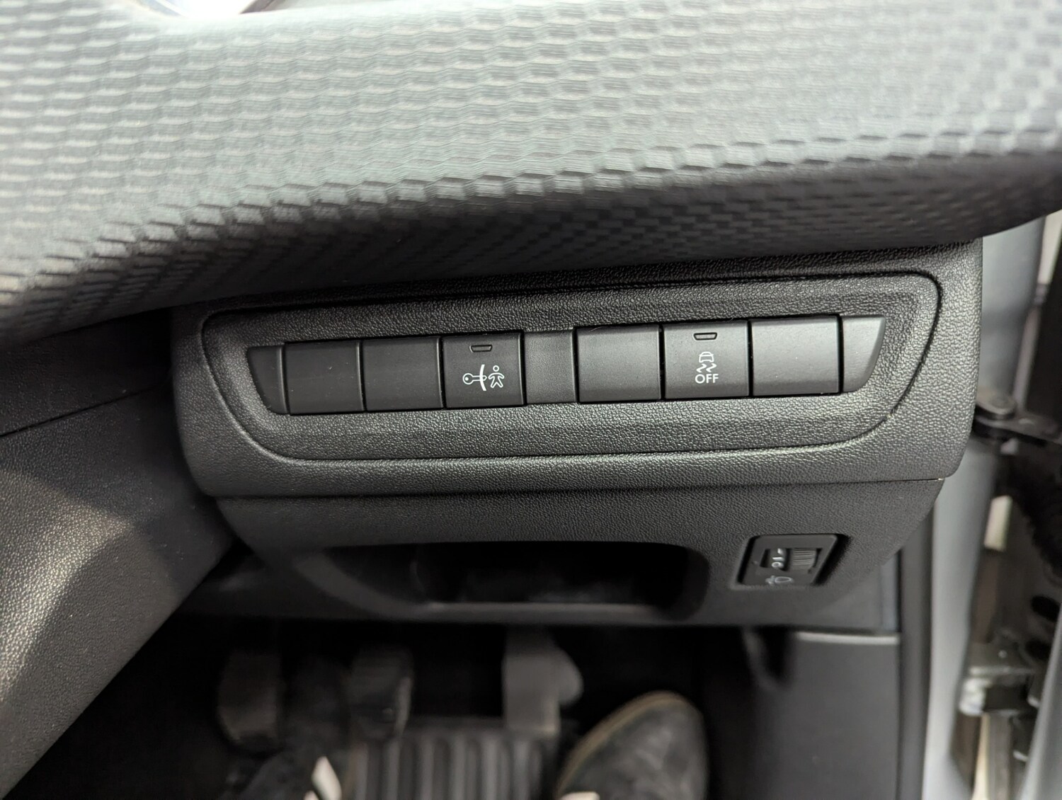 Used Peugeot 208 2017 for sale - 77371063: Photo 20