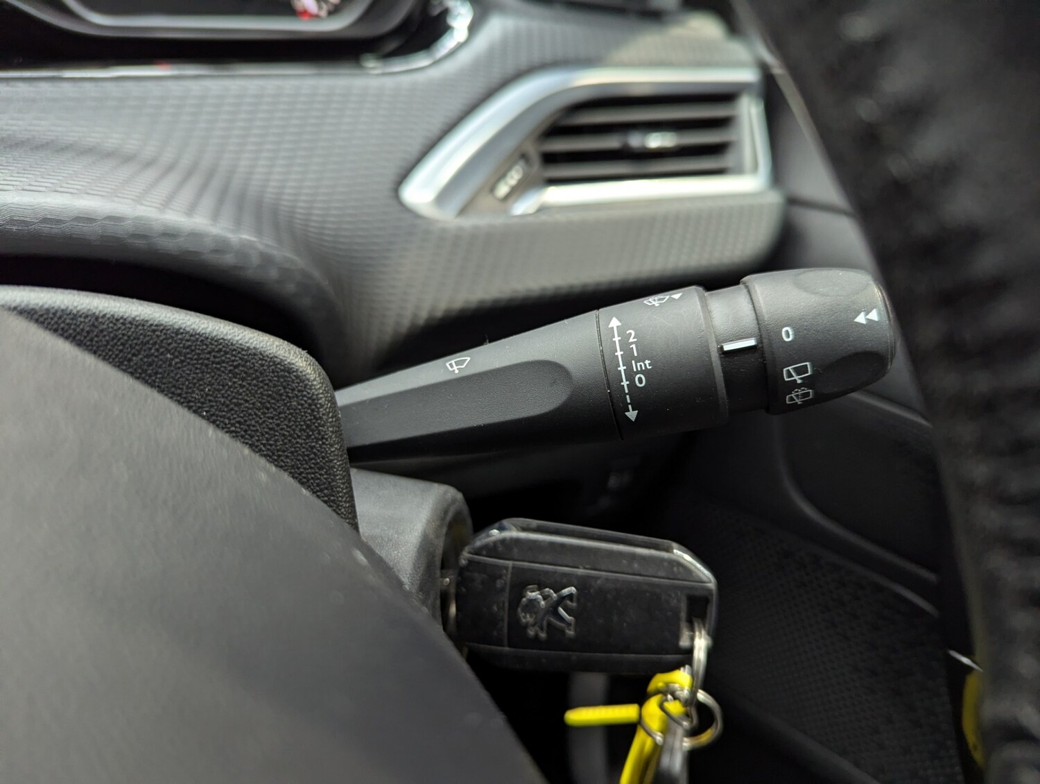 Used Peugeot 208 2017 for sale - 77371063: Photo 25