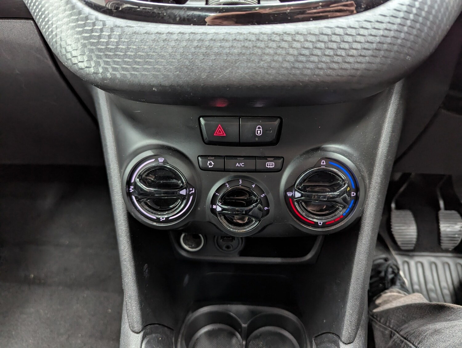 Used Peugeot 208 2017 for sale - 77371063: Photo 32