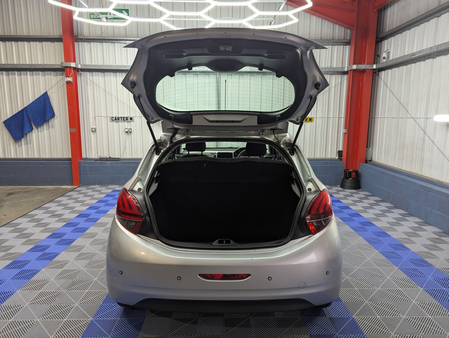 Used Peugeot 208 2017 for sale - 77371063: Photo 37