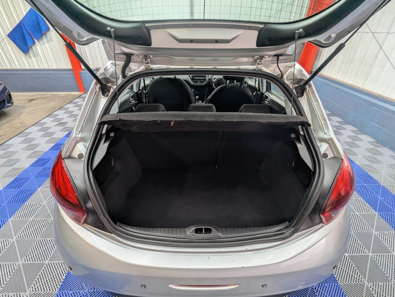 Used Peugeot 208 2017 for sale - 77371063: Photo 38