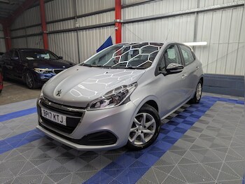 Used Peugeot 208 2017 for sale - 77371063: Photo