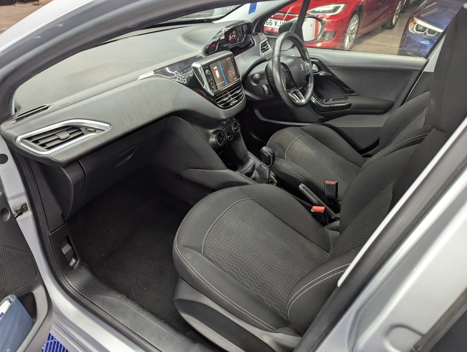 Used Peugeot 208 2017 for sale - 77371063: Photo 9