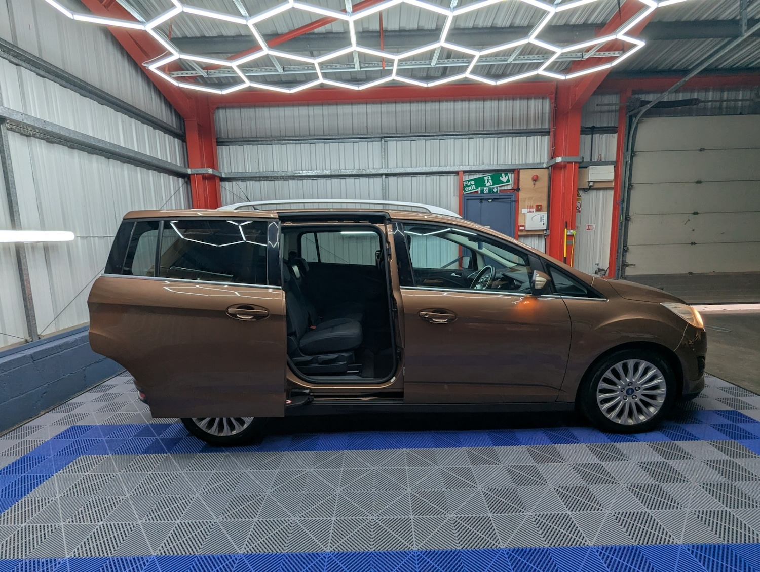 Used Ford Grand C-Max 2013 for sale - 76750577: Photo 12