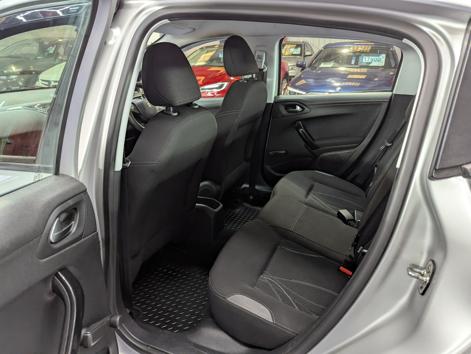 Used Peugeot 208 2015 for sale - 76807456: Photo 10