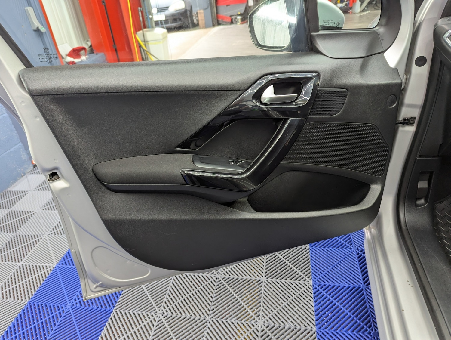 Used Peugeot 208 2015 for sale - 76807456: Photo 18