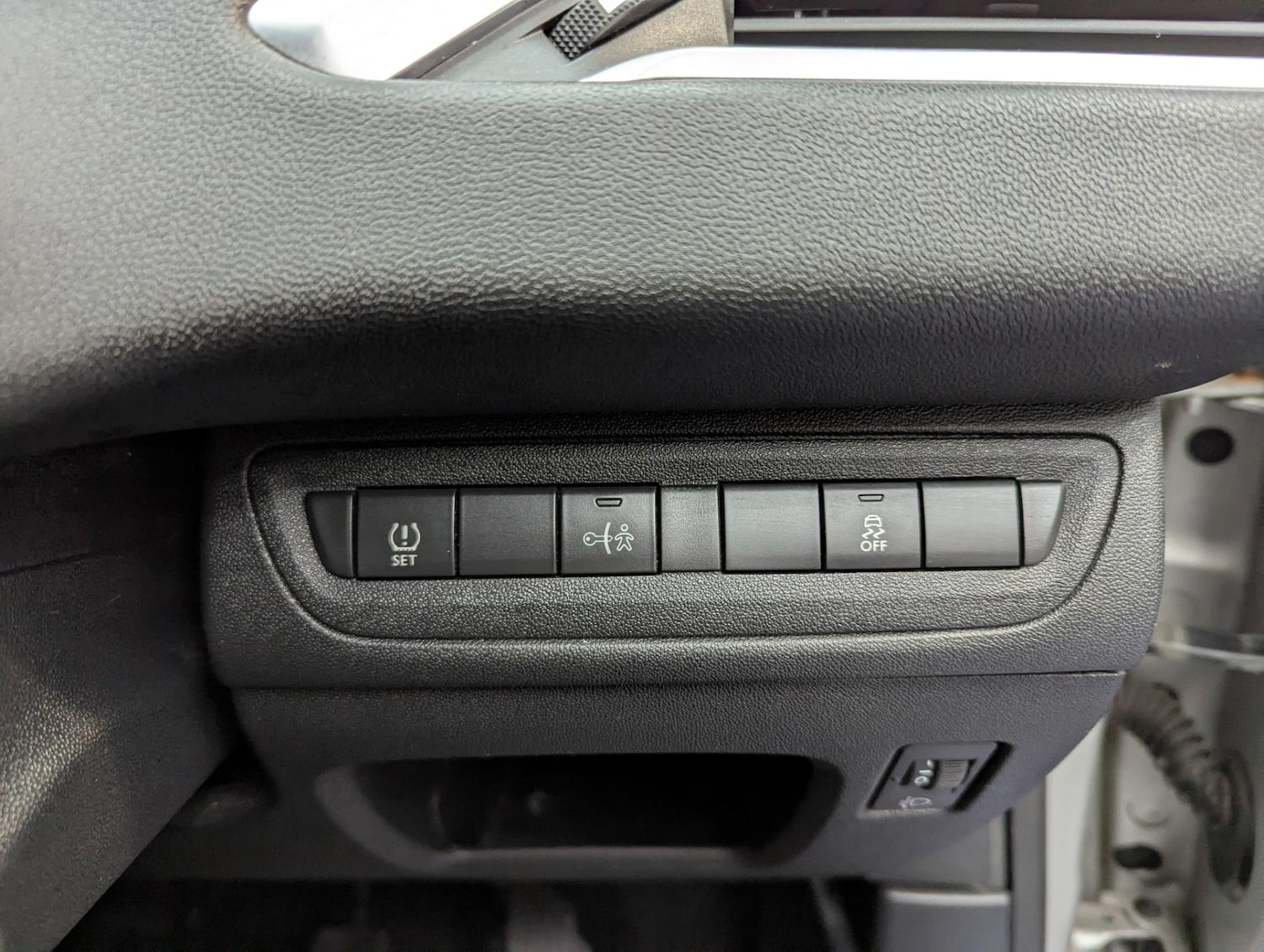 Used Peugeot 208 2015 for sale - 76807456: Photo 19