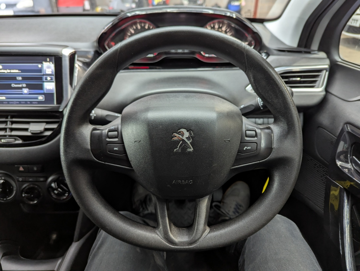 Used Peugeot 208 2015 for sale - 76807456: Photo 20