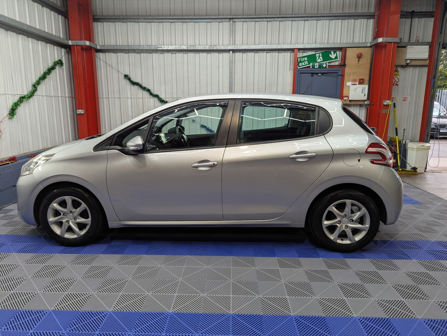 Used Peugeot 208 2015 for sale - 76807456: Photo 5