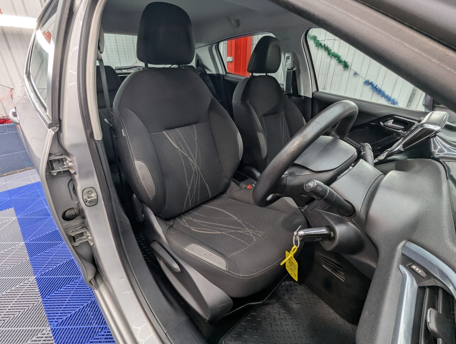 Used Peugeot 208 2015 for sale - 76807456: Photo 7