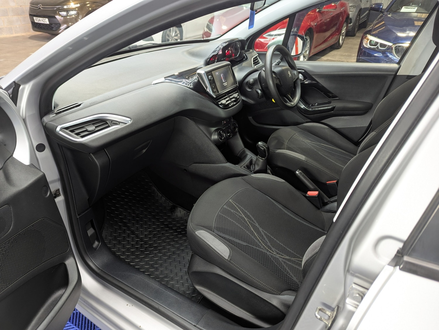 Used Peugeot 208 2015 for sale - 76807456: Photo 8