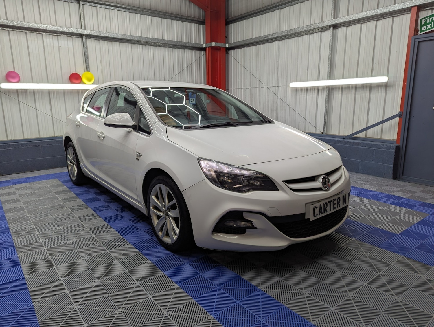 Used Vauxhall Astra 2015 for sale - 76565253: Photo 1