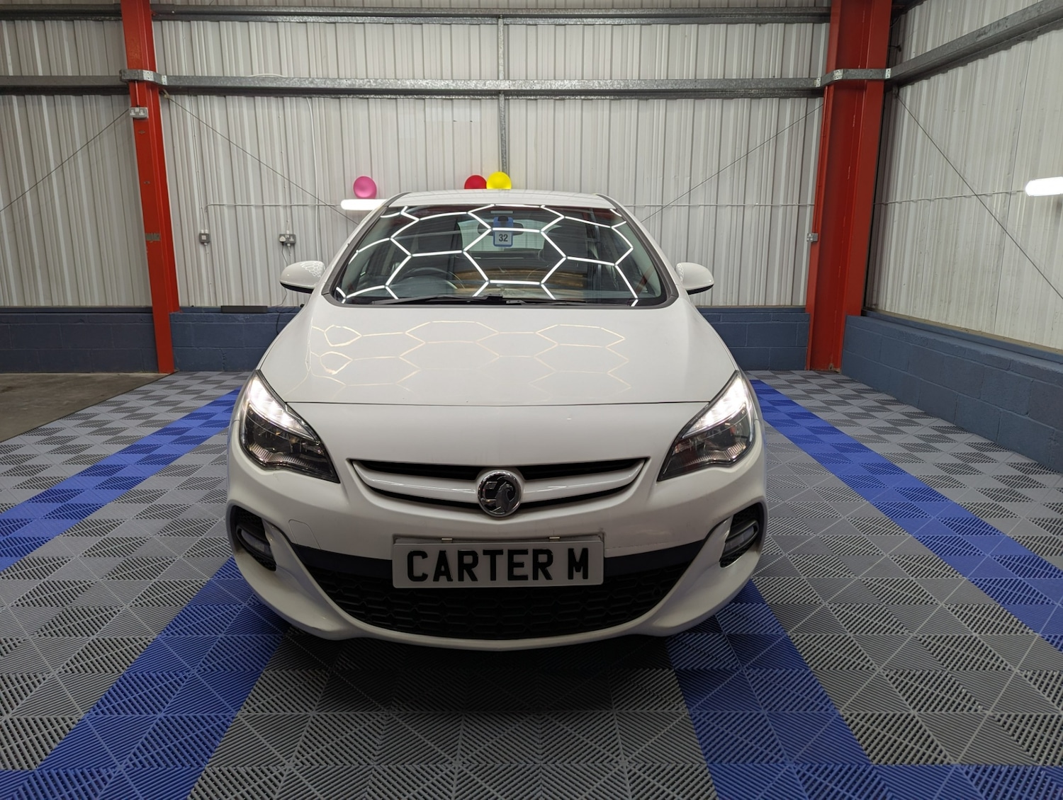 Used Vauxhall Astra 2015 for sale - 76565253: Photo 2