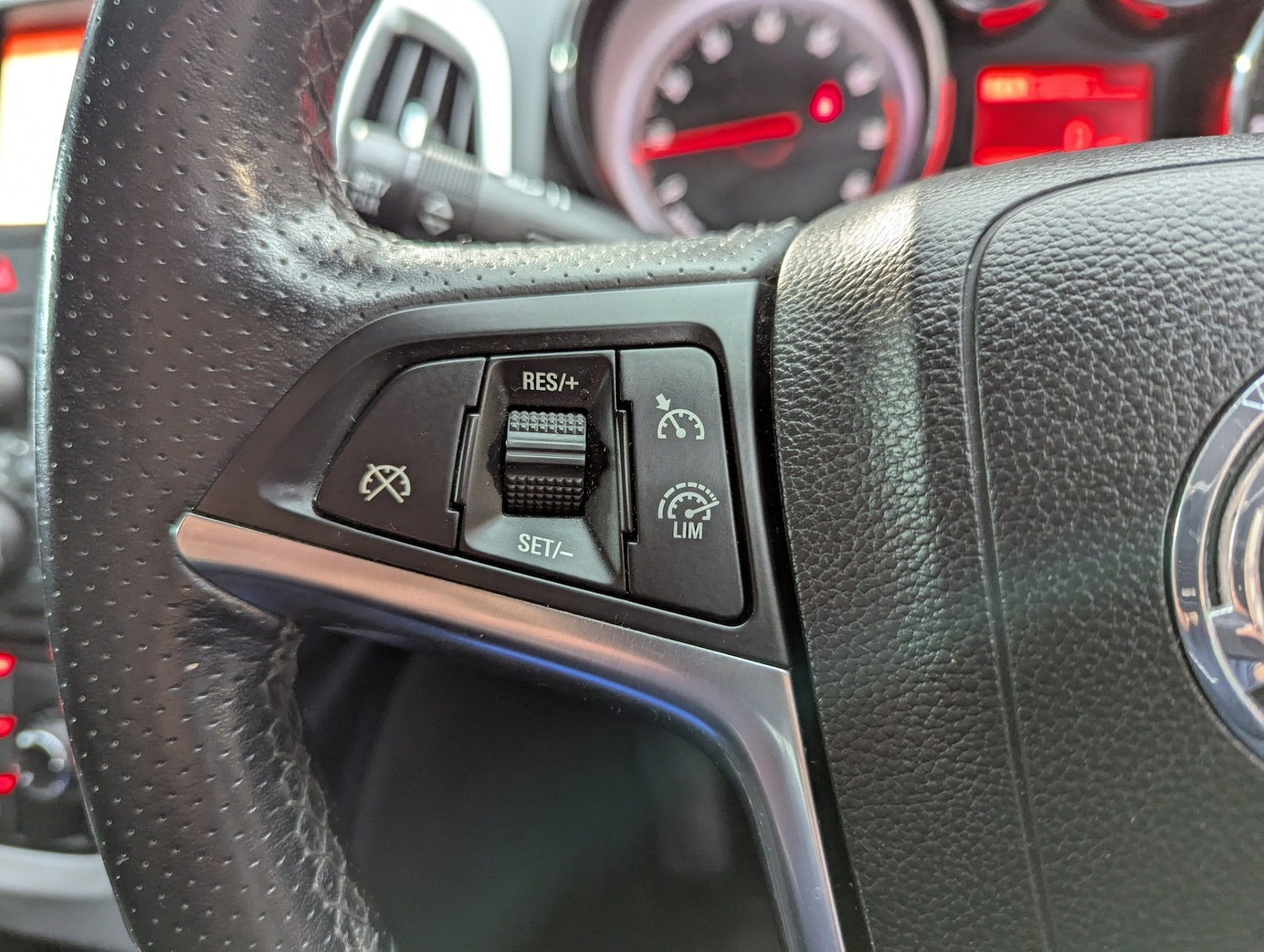 Used Vauxhall Astra 2015 for sale - 76565253: Photo 21