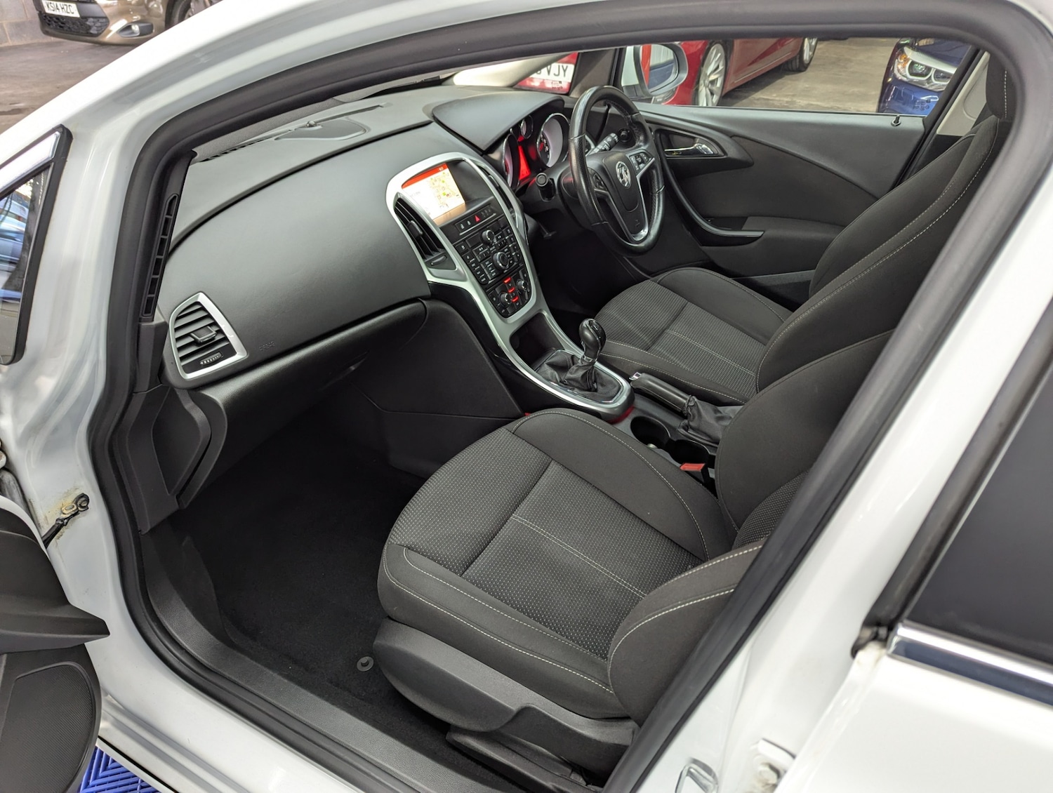 Used Vauxhall Astra 2015 for sale - 76565253: Photo 6