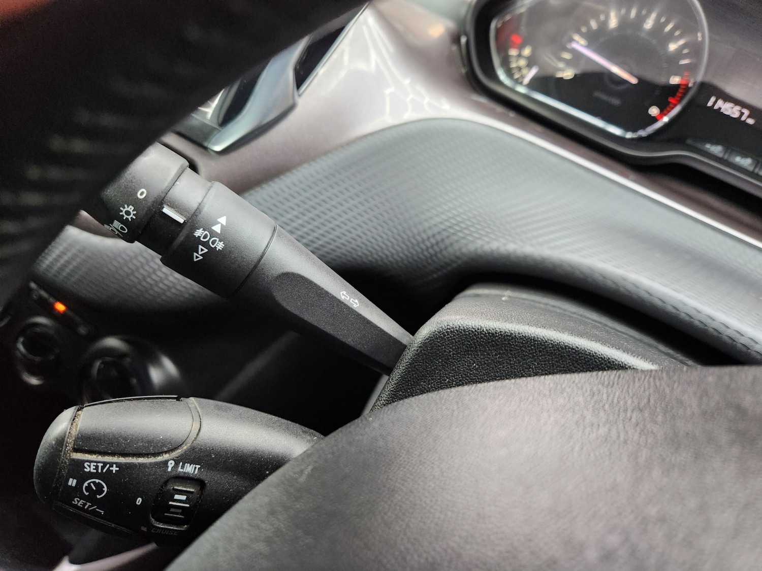 Used Peugeot 2008 2014 for sale - 77558471: Photo 12