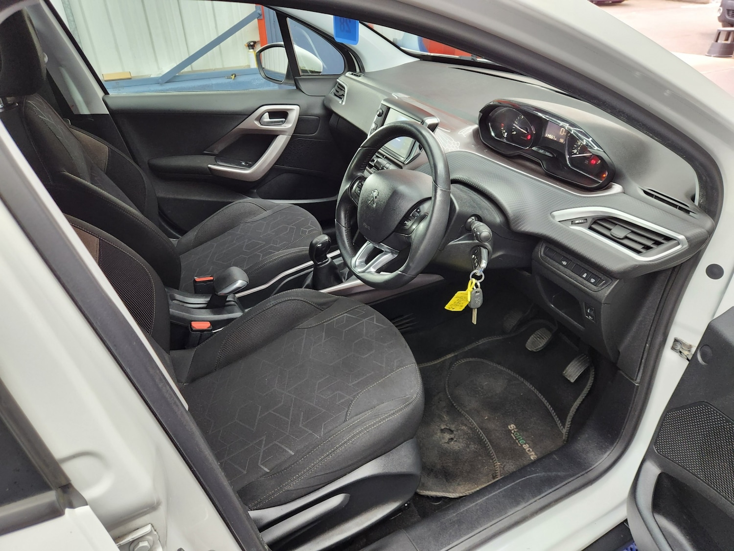 Used Peugeot 2008 2014 for sale - 77558471: Photo 18