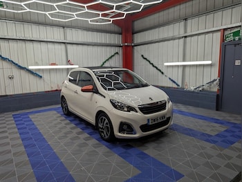 2016 (16) - 1.2 PureTech Roland Garros 5dr