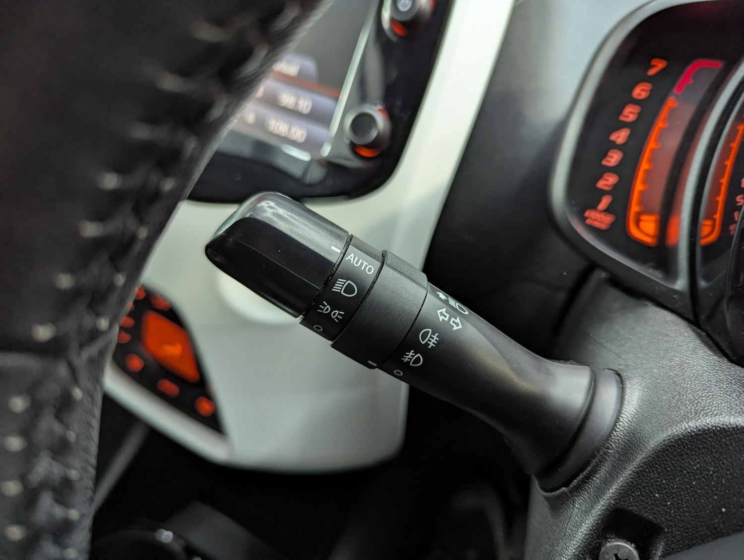 Used Peugeot 108 2016 for sale - 77038571: Photo 25