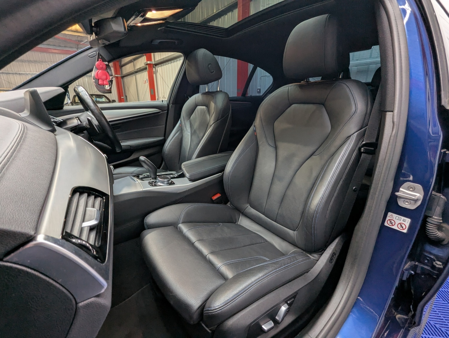 Used BMW 5 Series 2018 for sale - 76436855: Photo 30