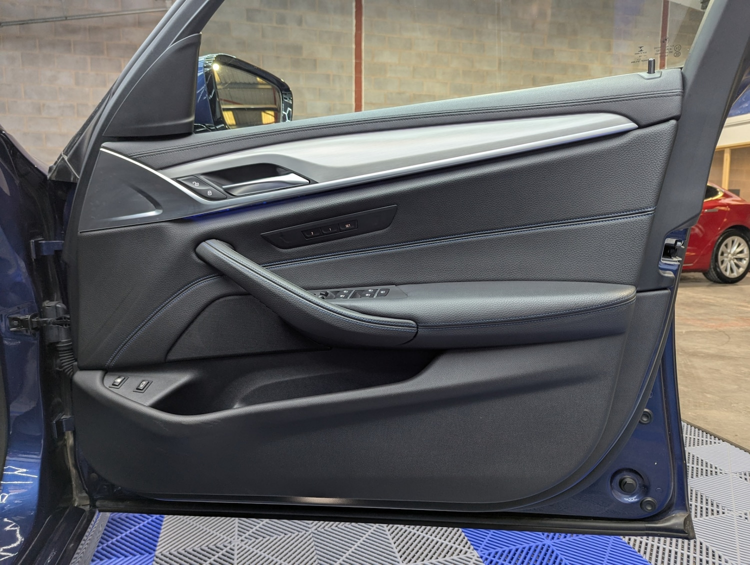 Used BMW 5 Series 2018 for sale - 76436855: Photo 35