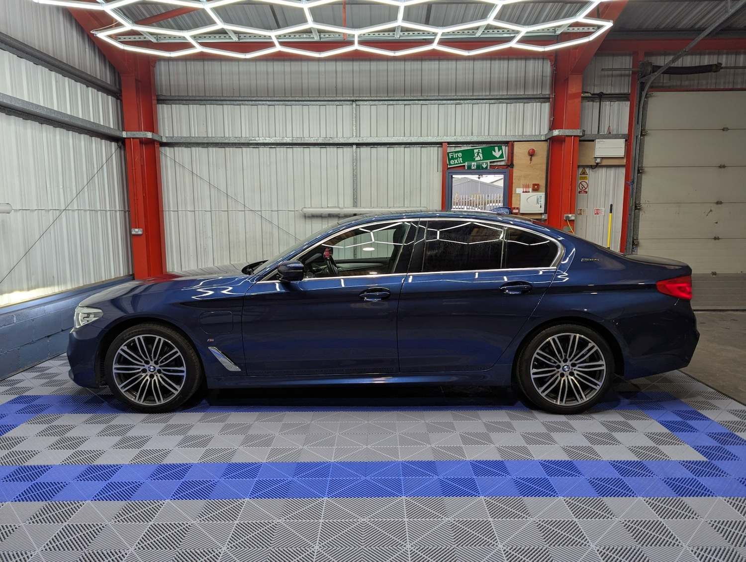 Used BMW 5 Series 2018 for sale - 76436855: Photo 8