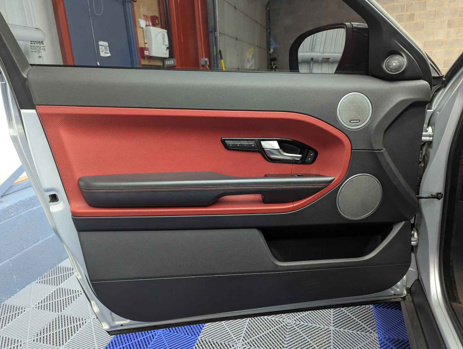 Used Land Rover Range Rover Evoque 2011 for sale - 76427853: Photo 28