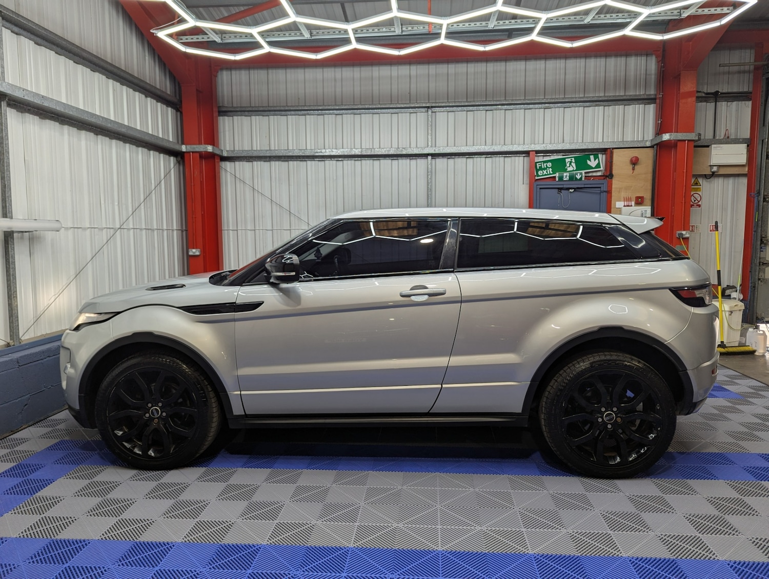 Used Land Rover Range Rover Evoque 2011 for sale - 76427853: Photo 6