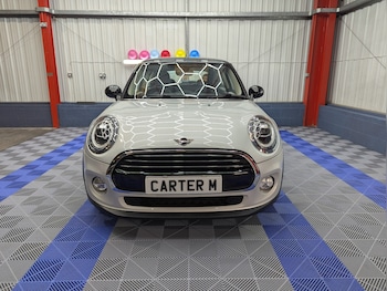 Used MINI Hatch 2019 for sale - 76877639: Photo