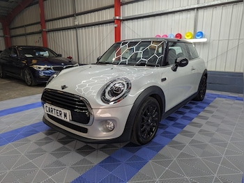 Used MINI Hatch 2019 for sale - 76877639: Photo