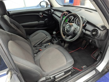 Used MINI Hatch 2019 for sale - 76877639: Photo