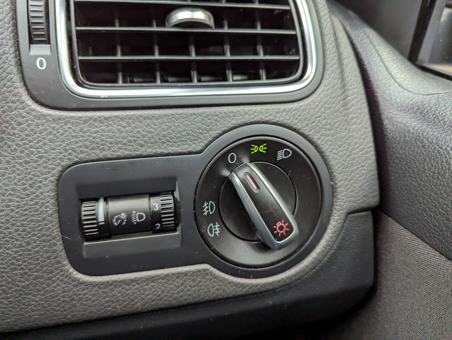 Used Volkswagen Polo 2013 for sale - 77432896: Photo 16